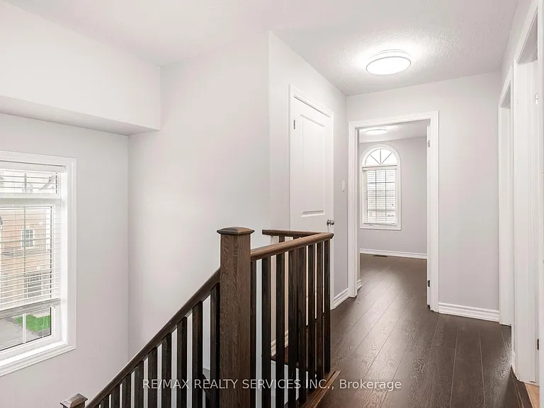 21 Dorchester Ter — Photo 37