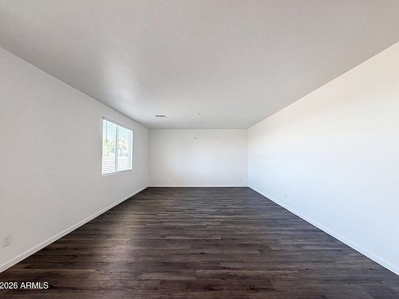 3rd image of 2040 E PIEDMONT Place