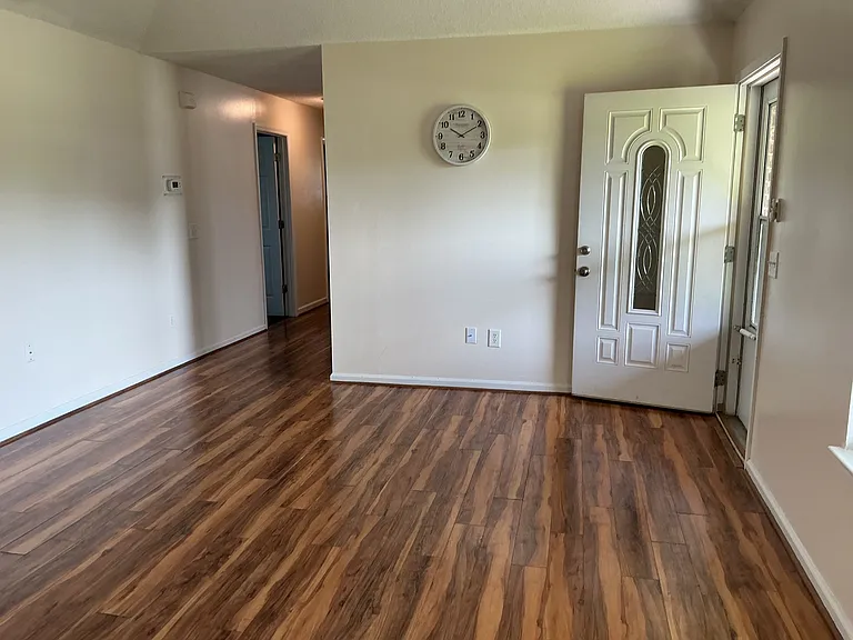 97 Hendrix St NE — Photo 8
