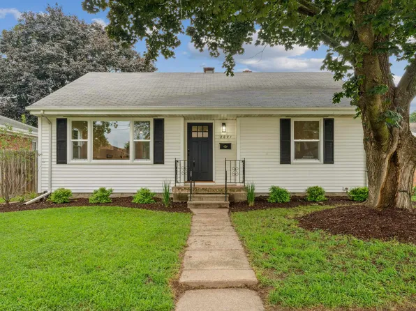 2071 Garfield Ave, Dubuque, IA 52001