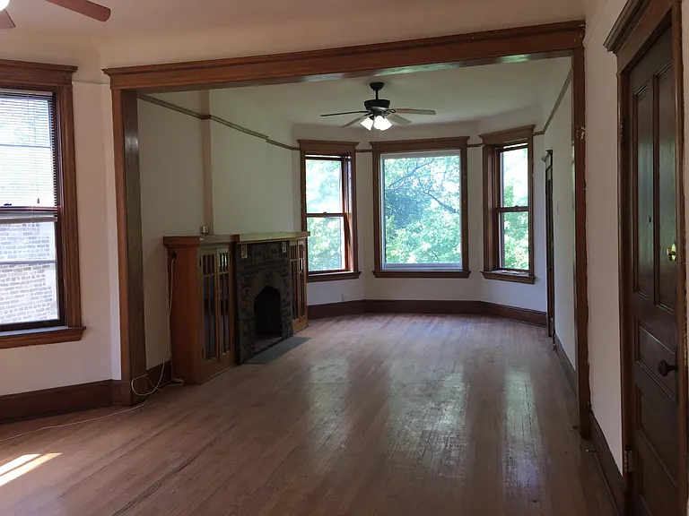 2419 N Kedzie Blvd #3 — Photo 2