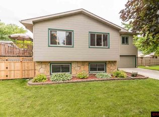 2705 Itasca Dr, Mankato, MN 56001