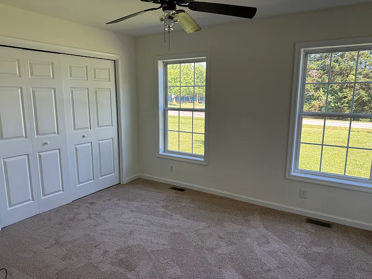 1010 Twin Ct — Photo 6