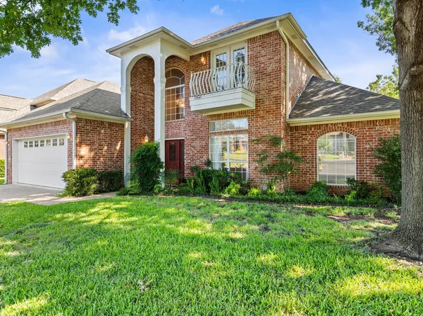 100 Landsborough Dr, Woodway, TX 76712