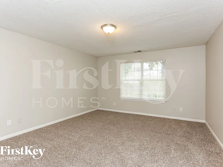 721 Peteywood Dr — Photo 11