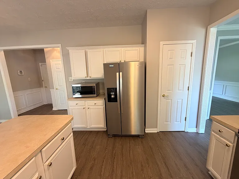 4852 Clifford Cir — Photo 10