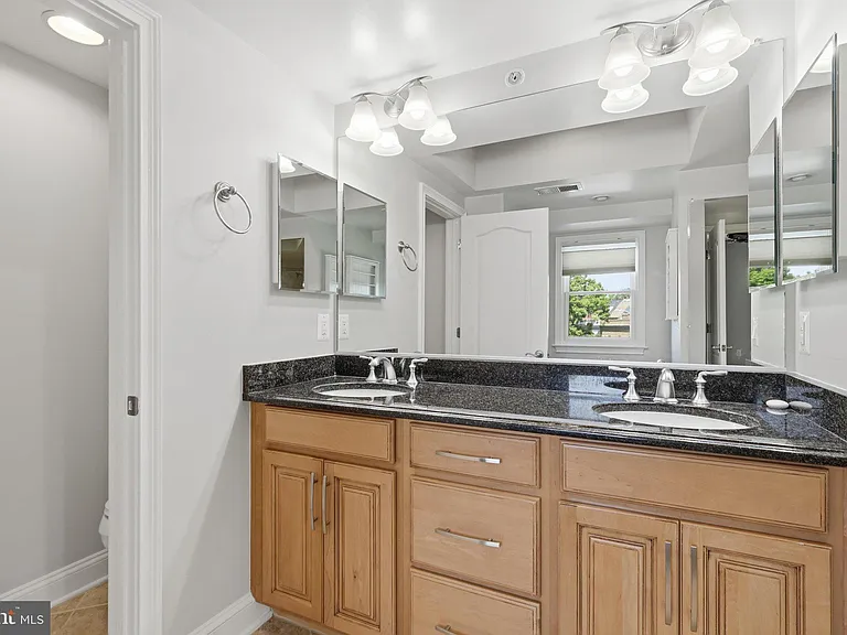 1302 Duke St — Photo 31