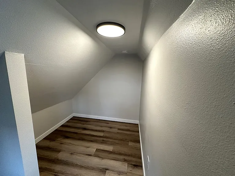 2317 Grand- 5 Unit — Photo 6