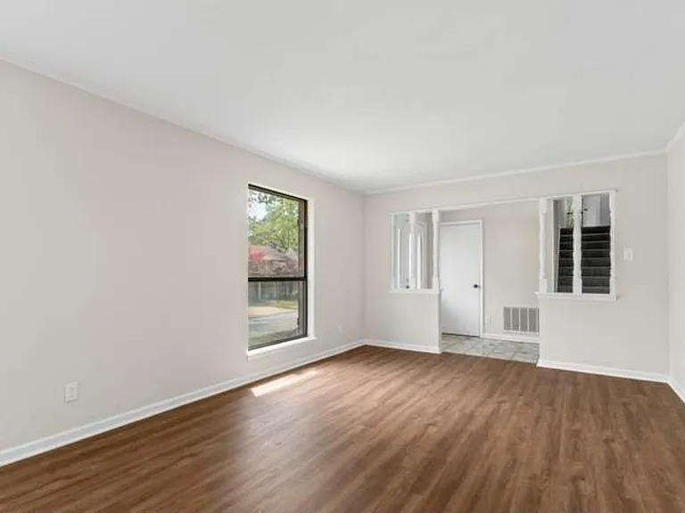 4417 Dawson Dr — Photo 6