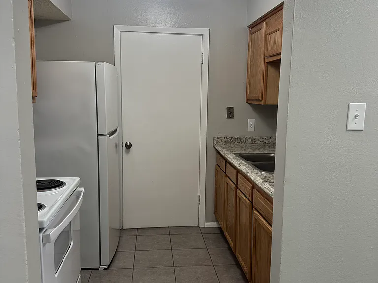 708 24th St #708 — Photo 13