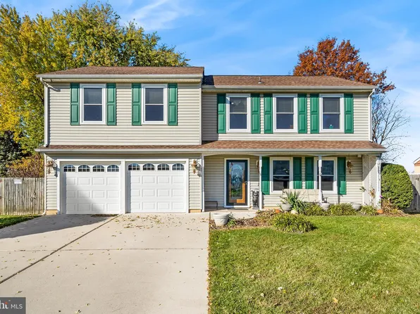635 S Queen Anne Dr, Fairless Hills, PA 19030