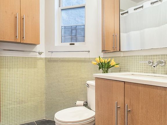 4th image of 246 5th Ave APT 4R