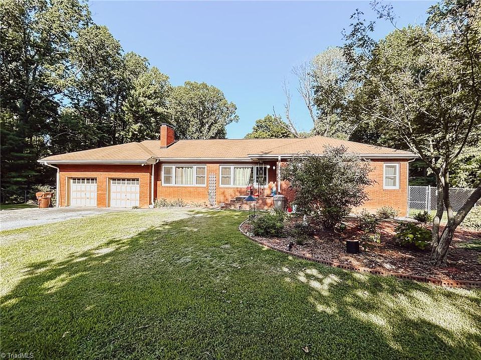 1st image of 326 Dogwood Cir