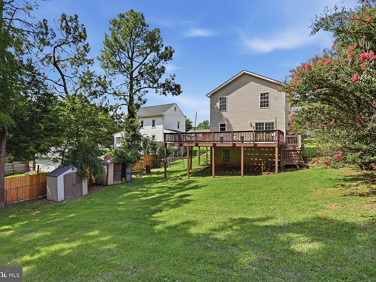 19 Fairview Ave — Photo 39