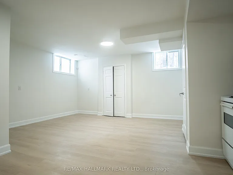 118 Fairholme Ave #2 — Photo 1