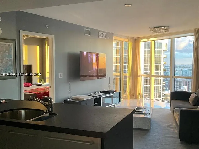 18201 Collins Ave #5303 — Photo 2