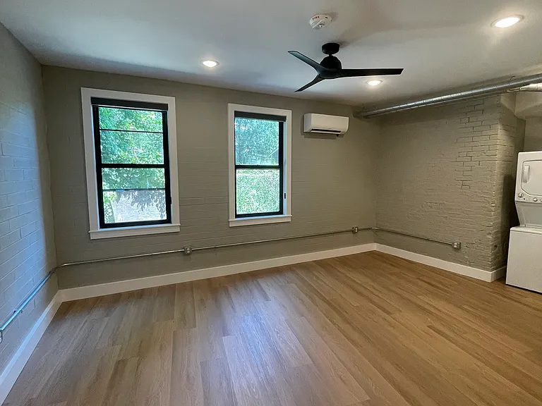 510 W Liberty St #12 — Photo 10