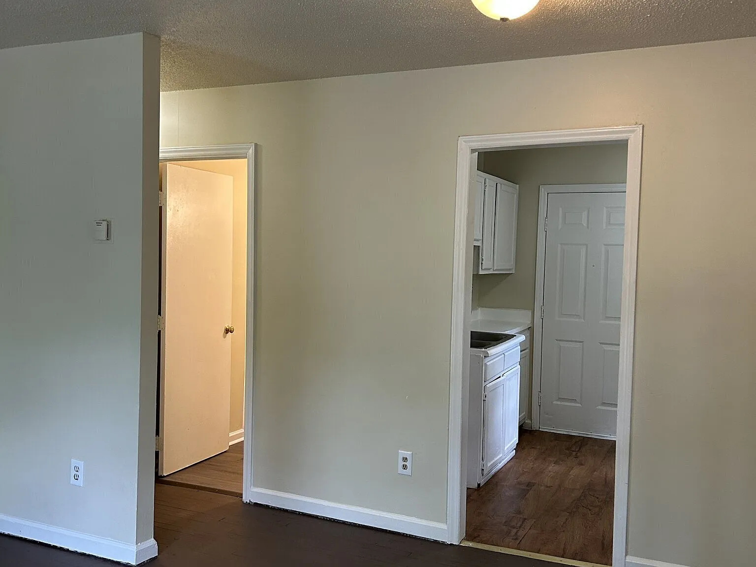 2 bed, 725 sqft, $895 — Photo 4