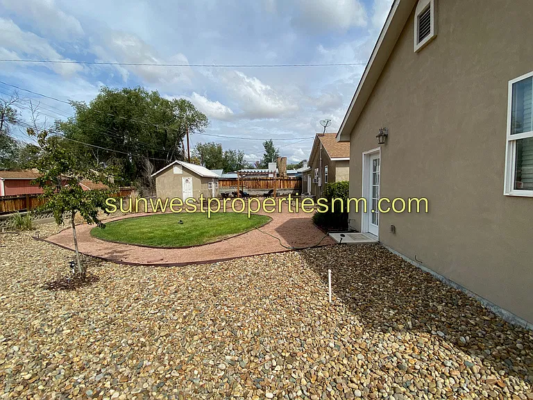 N Monterey Ave — Photo 13