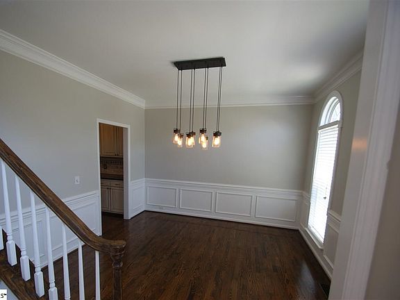 2nd image of 5 Suffolk Downs Way
