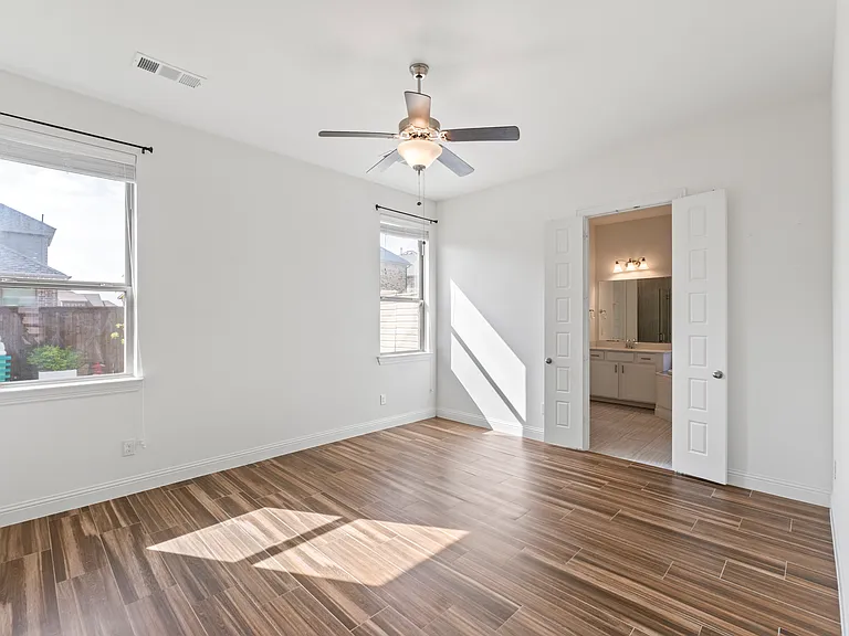 2614 High Bluff Dr — Photo 17