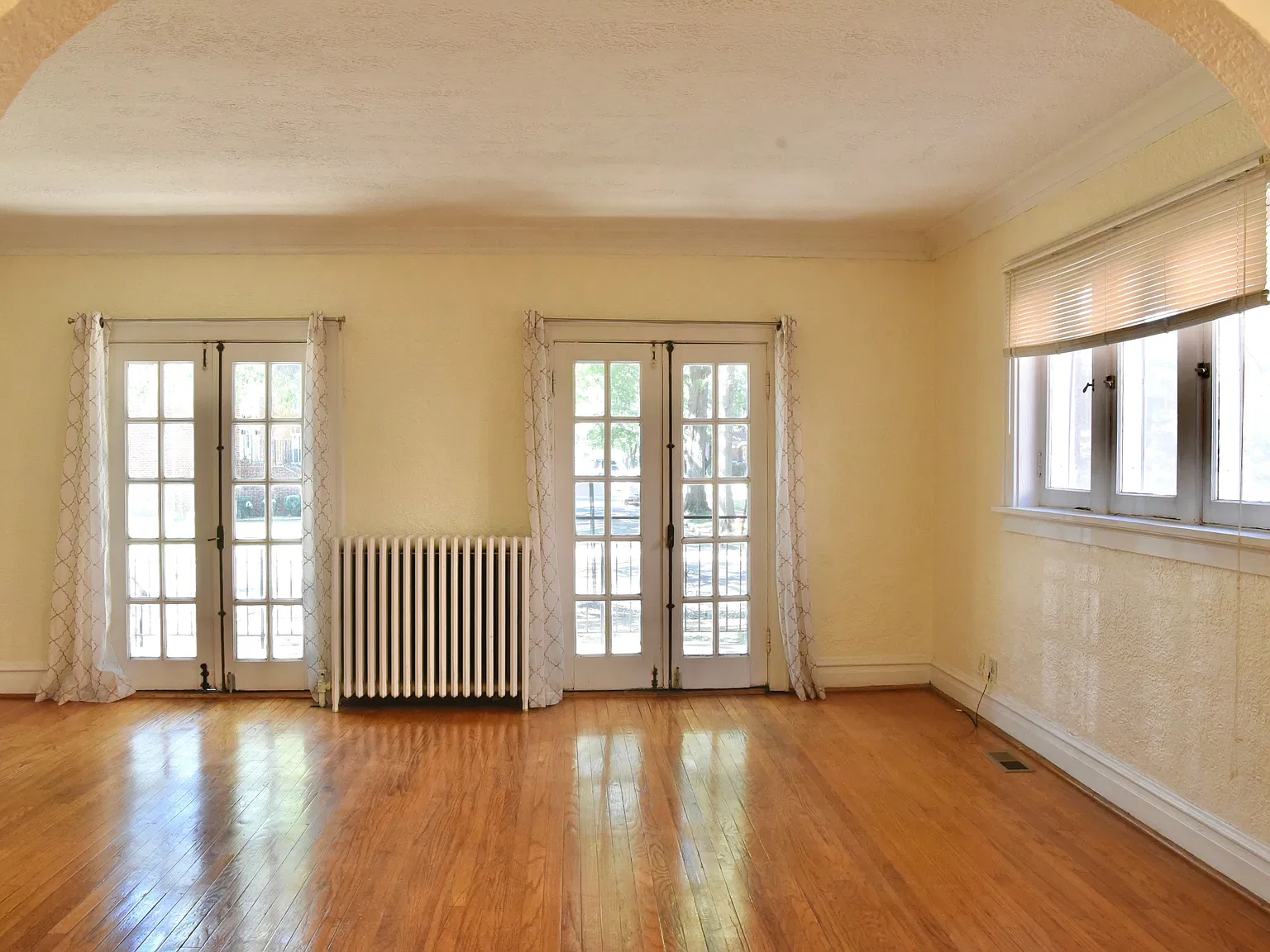 2 bed, 1500 sqft, $1,499 — Photo 2