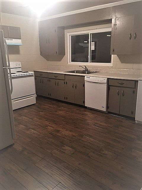 2nd image of 102 Henderson Ct