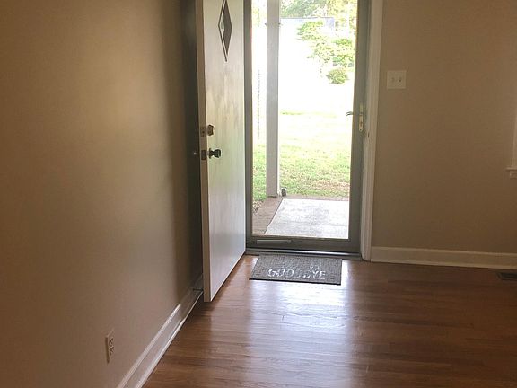 2nd image of 184 Oak Circle Dr