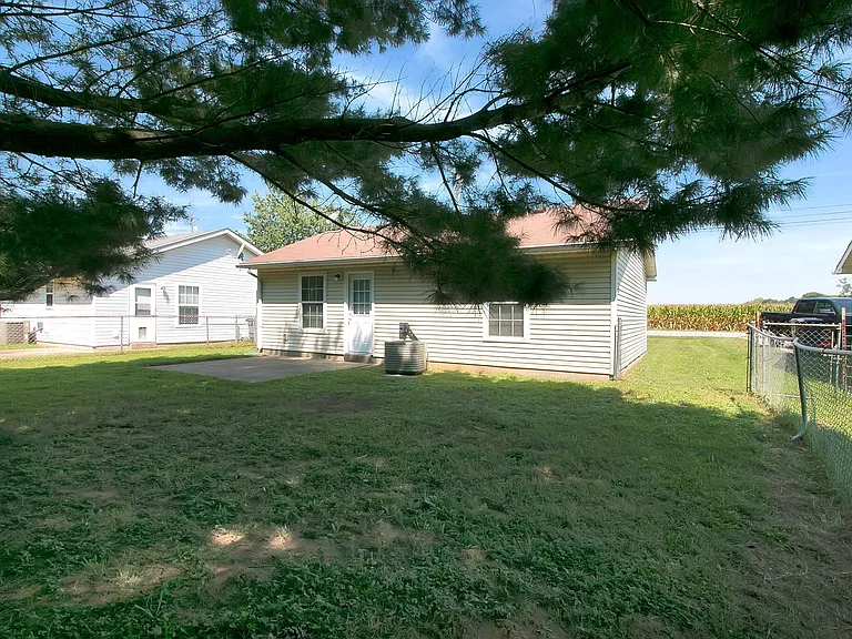 999 Stateline Rd — Photo 21
