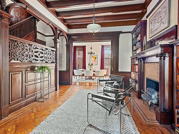 4th image of 28 Clarkson Ave