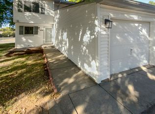699 E Burnsville Pkwy #17, Burnsville, MN 55337