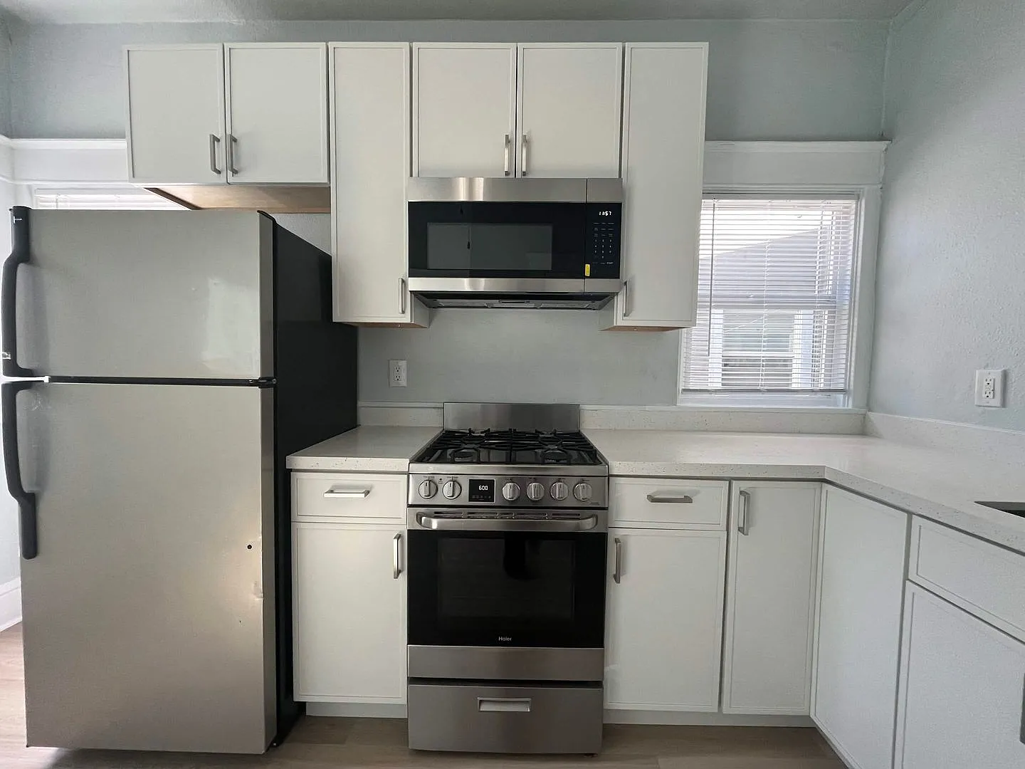 727 N Sutter St — Photo 3