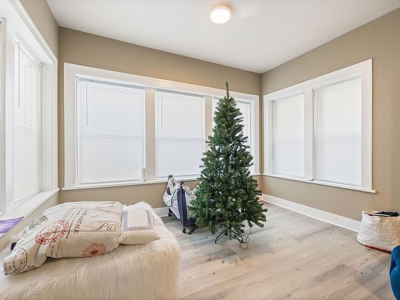 5th image of 4307 W Drummond Pl