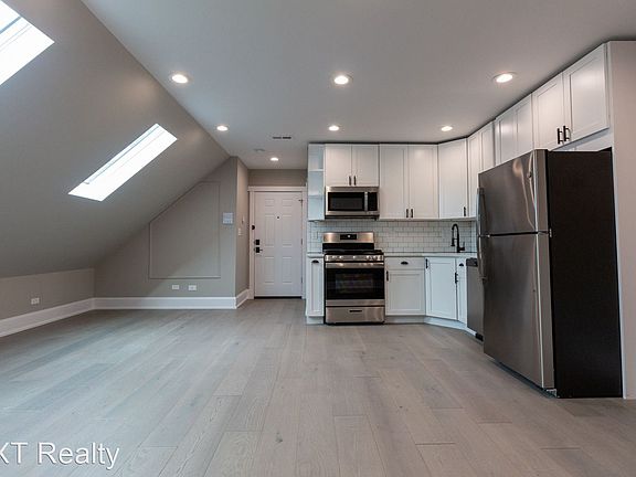 2nd image of 1640 N Albany Ave #9976827