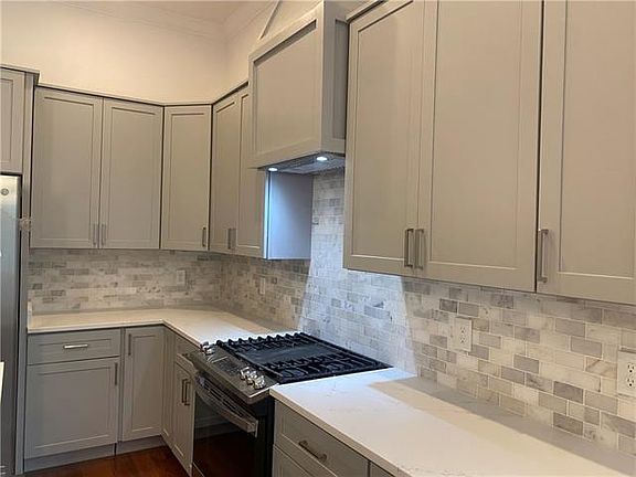 4th image of 4502 Prytania St #202