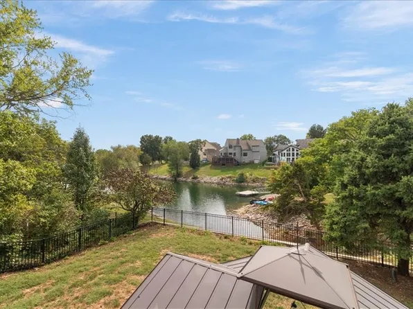 215 NW Aspen St, Lees Summit, MO 64064