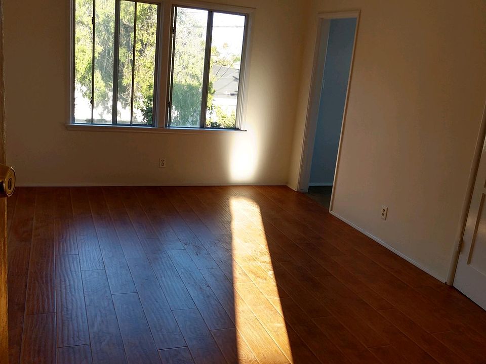 1st image of 3014 W 54th St