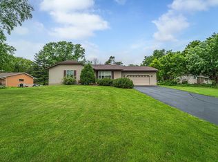 1761 Vivian Ln, West Saint Paul, MN 55118