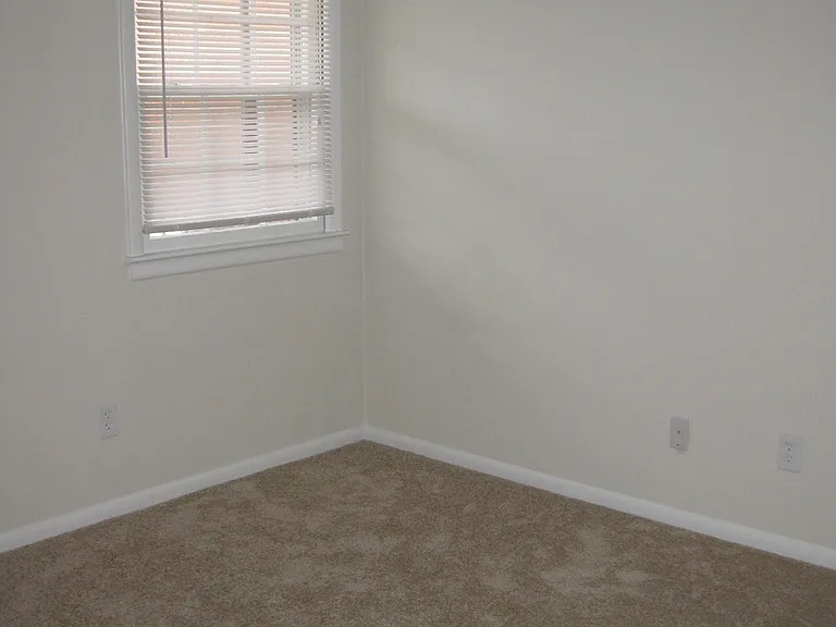 840 Little Bay Ave — Photo 5