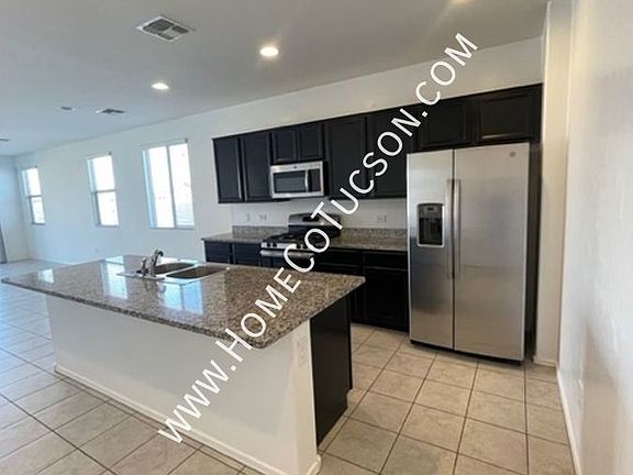 3rd image of 12361 N Sanderlin Dr