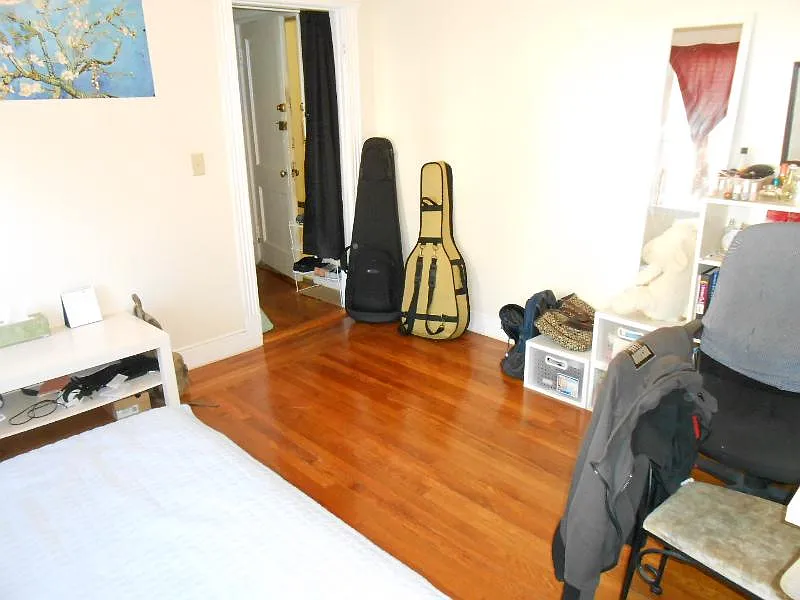 Building Photo - 33 Gardner St #5