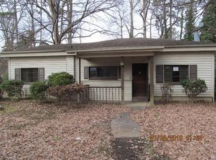 2810 Kilbourne Dr, Greensboro, NC 27407