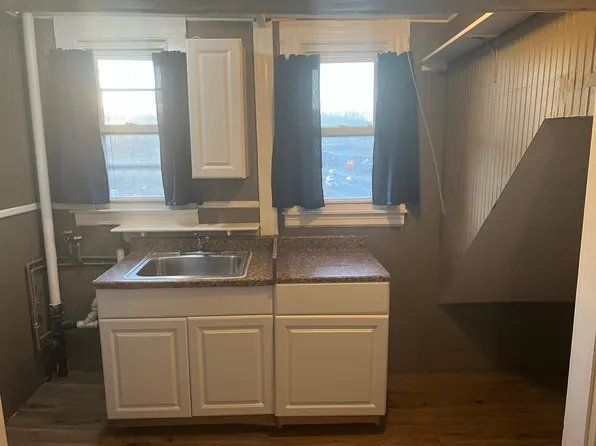 146 Pine St #3E, Bristol, CT 06010