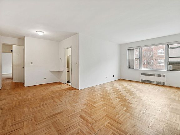 4th image of 3750 Hudson Manor Ter APT 4DE