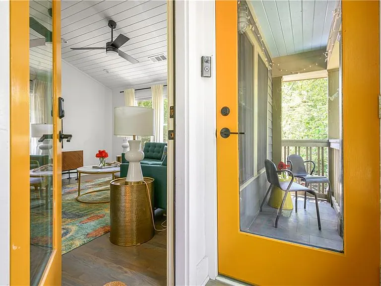 347 Sinclair Ave NE — Photo 9