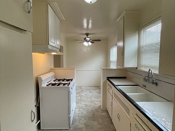 5th image of 223 E Cedar Ave #227