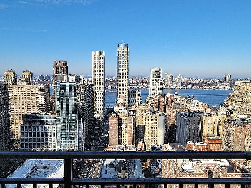 1st image of 2039 Broadway #33K