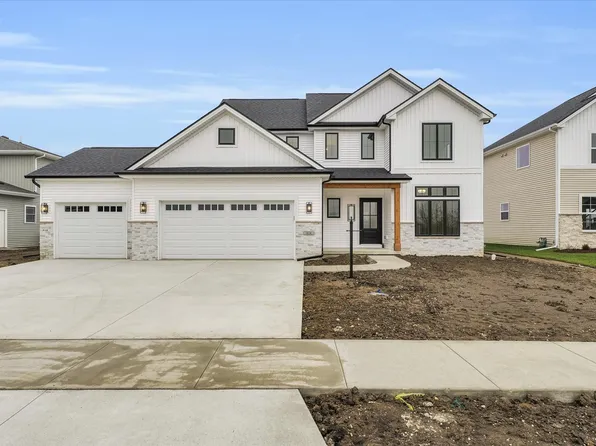 414 Harpers Ferry, Savoy, IL 61874