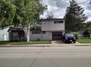 913 W 9th Ave, Oshkosh, WI 54902