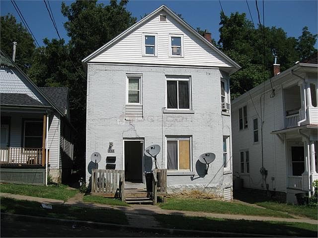 1st image of 555 1/2 W 17th St